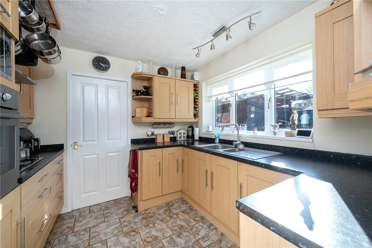 Hawks Way, Sleaford, Lincolnshire, NG34, photo 2
