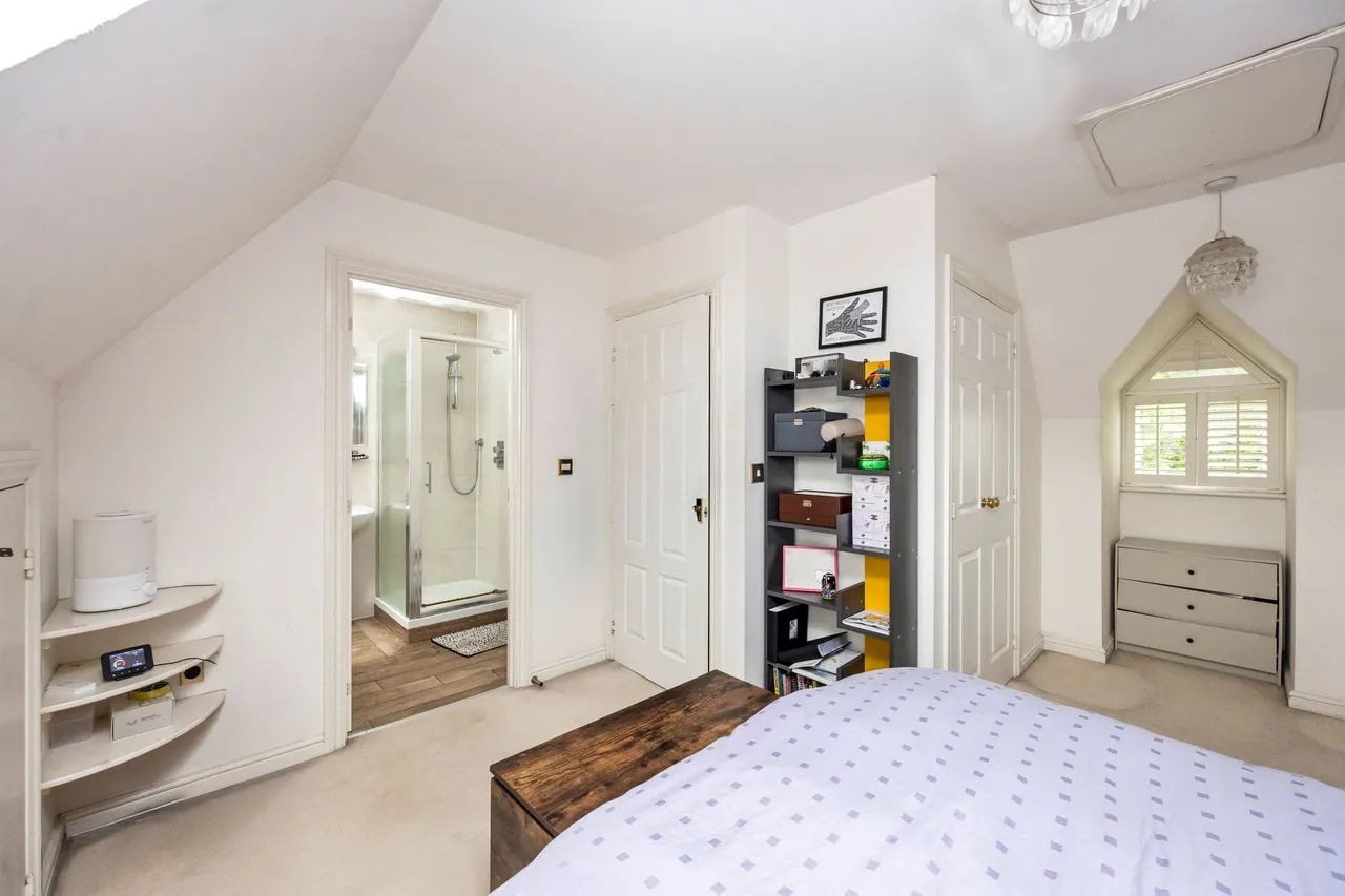 Barnes Wallis Avenue, Christs Hospital, RH13, photo 8