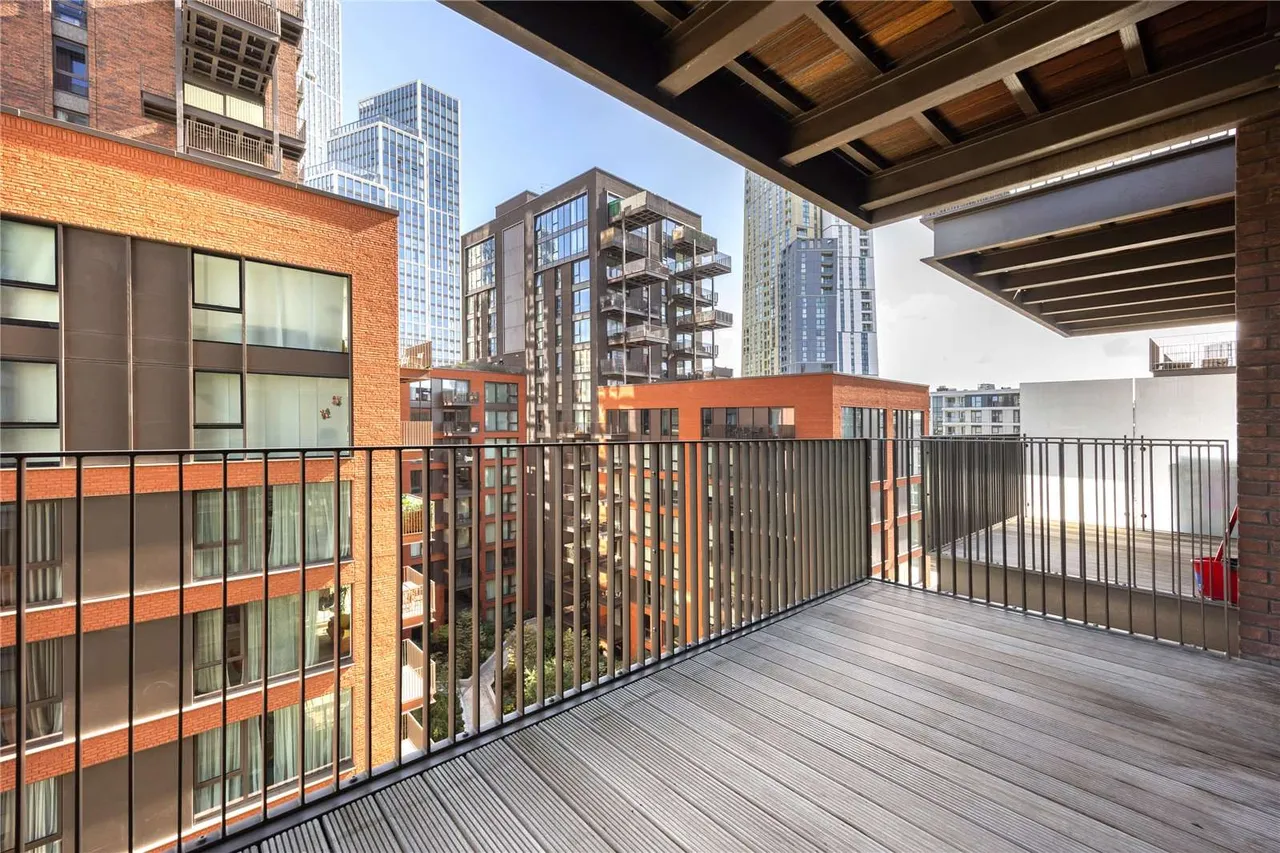 2 bed new development for sale, Viaduct Gardens, London, SW11
