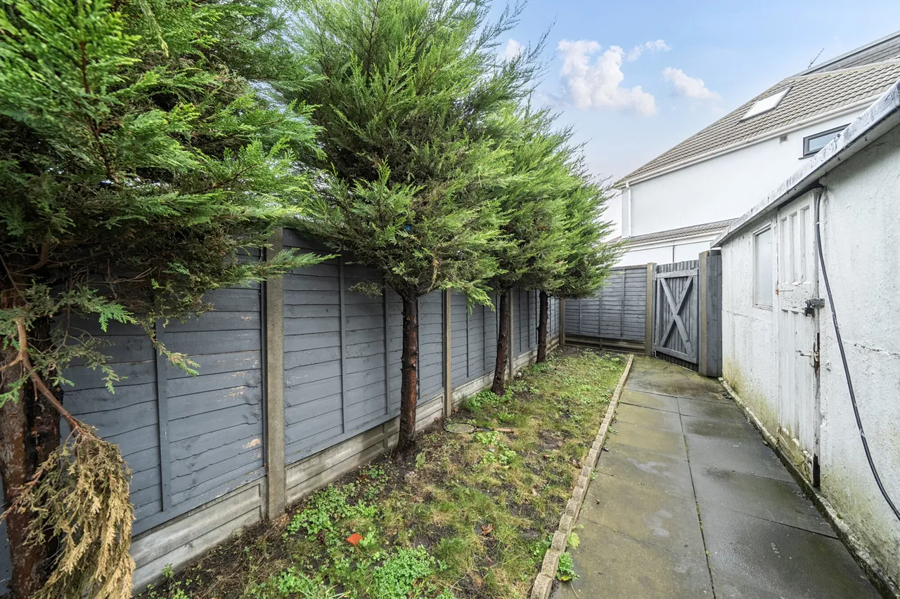 D'arcy Drive, Harrow, HA3, photo 11