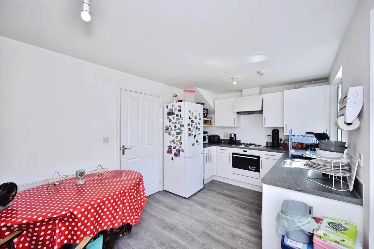 Heath Wood Drive, MAIDSTONE, Kent, ME14, photo 2