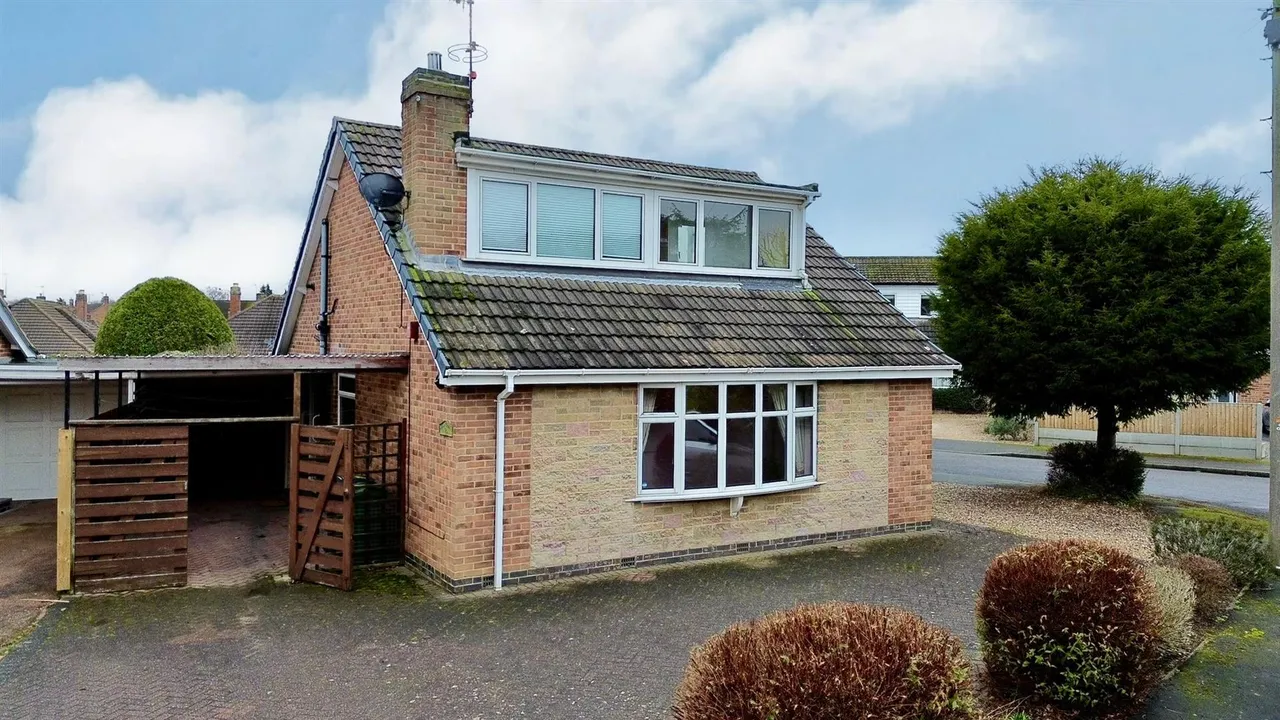 3 bed house for sale, Sandalwood Road, Loughborough