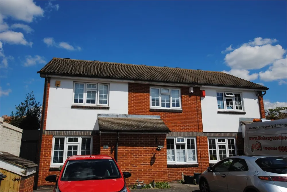 2 bed property to rent — Muncies Mews, Catford, London, SE6 1ER