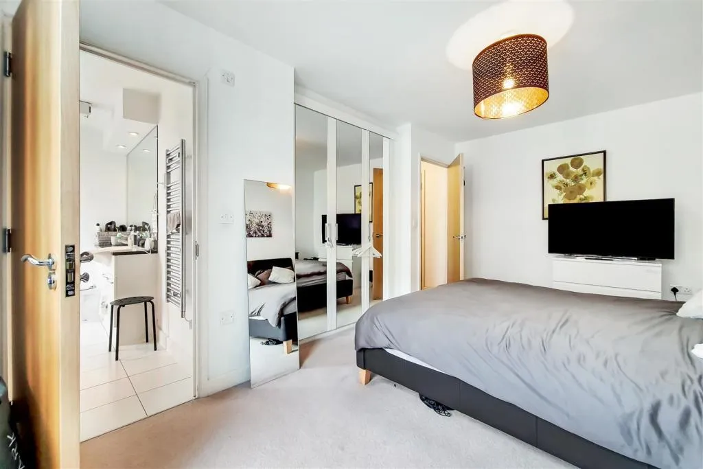 Ross Apartments, Capital East, E16, photo 9