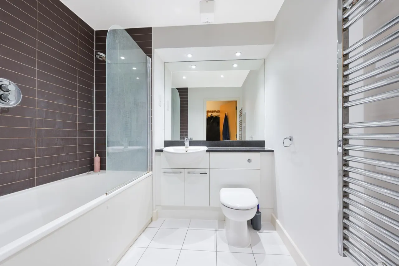 Ross Apartments, Capital East, E16, photo 7