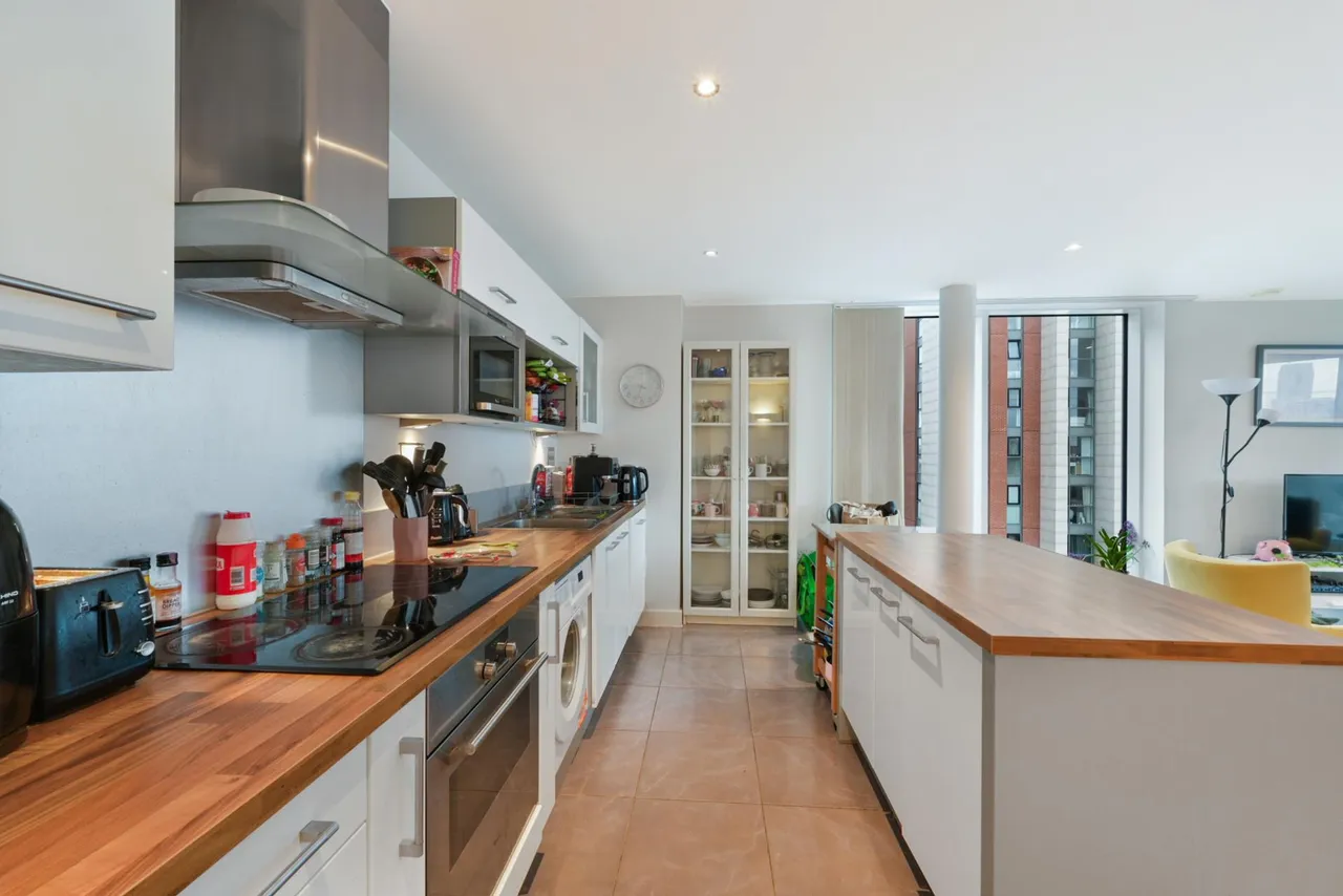Ross Apartments, Capital East, E16, photo 2
