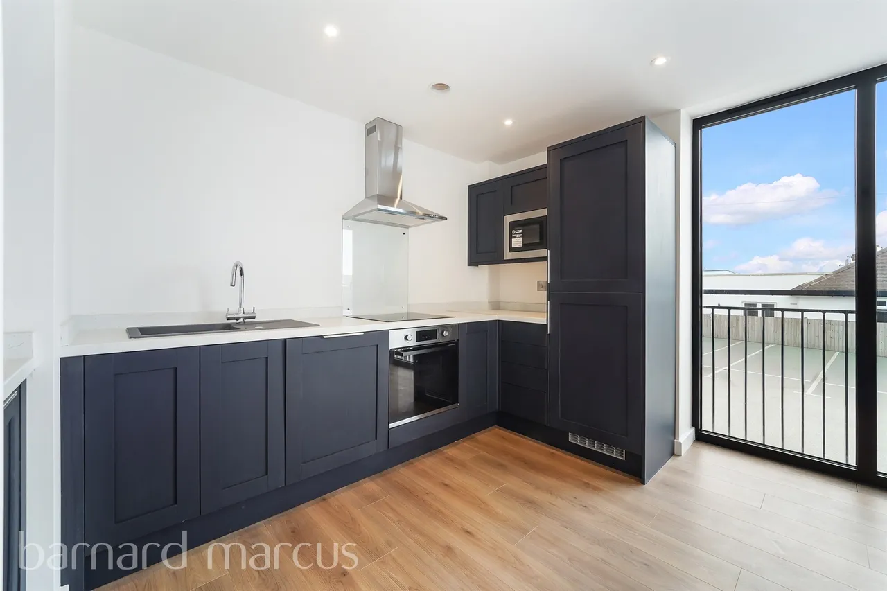 Tealing Drive, Epsom, KT19, photo 8