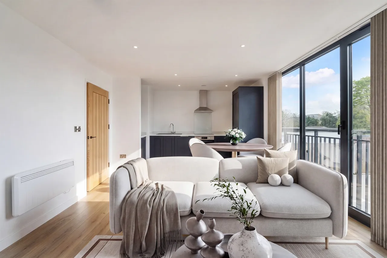 Tealing Drive, Epsom, KT19, photo 2