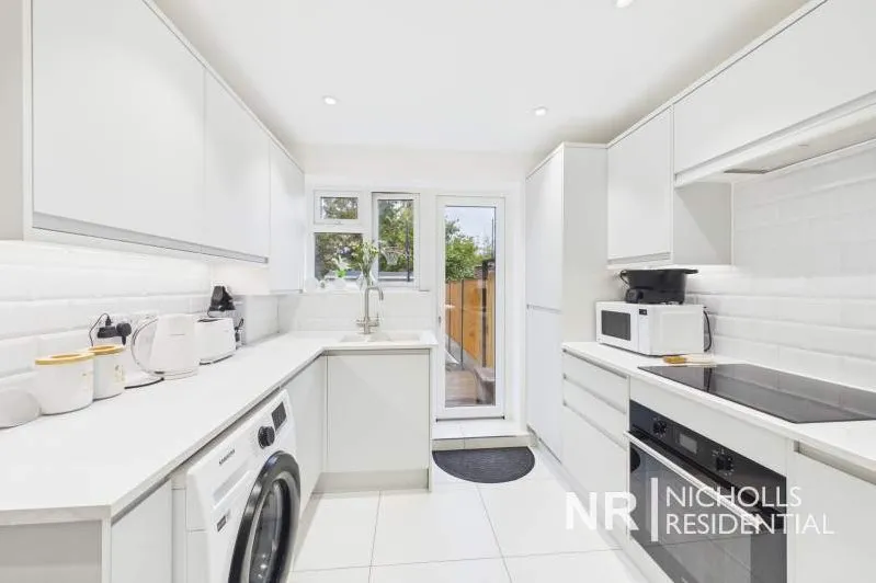 Bridge Road, Chessington, KT9, photo 4