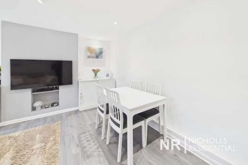 Bridge Road, Chessington, KT9, photo 5