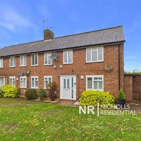 Bridge Road, Chessington, KT9, photo 13