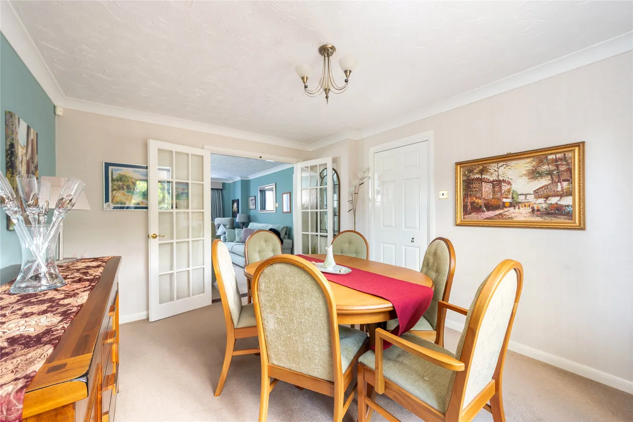 St Johns Drive, Stone, HP17, photo 4