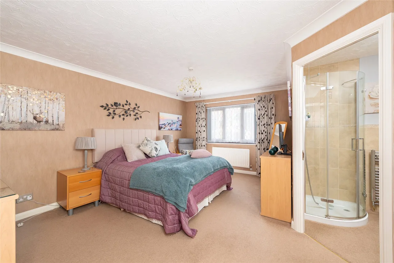 St Johns Drive, Stone, HP17, photo 9