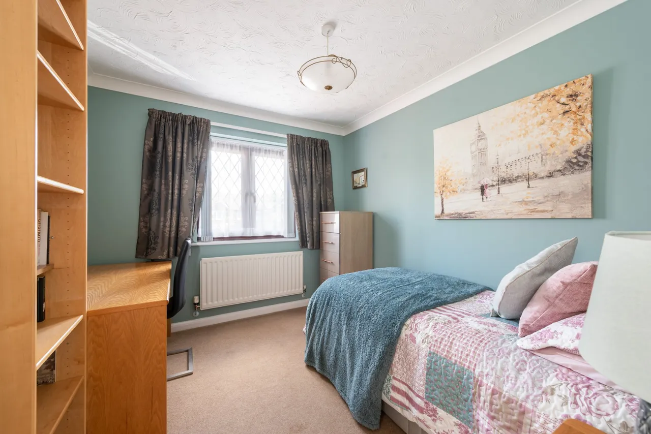 St Johns Drive, Stone, HP17, photo 15