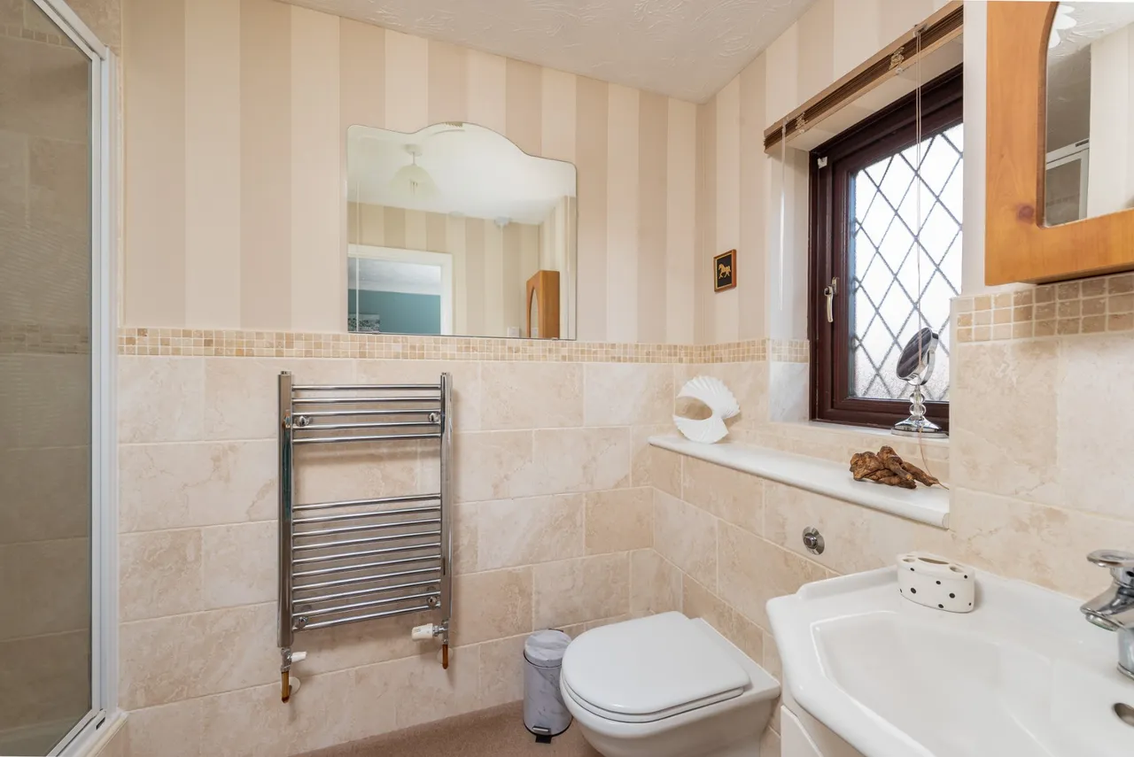 St Johns Drive, Stone, HP17, photo 14