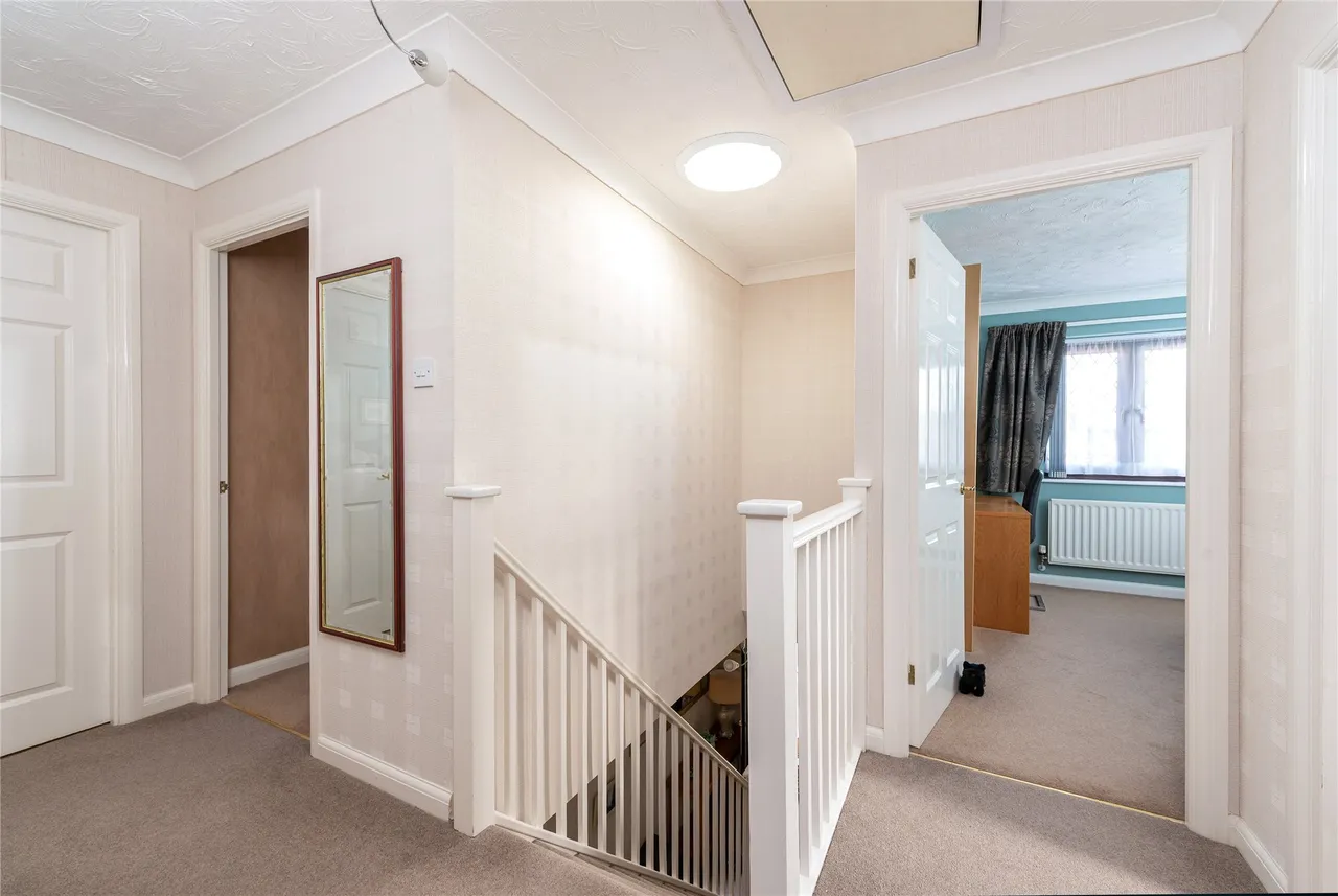 St Johns Drive, Stone, HP17, photo 7