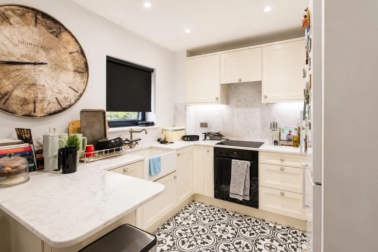 Putney Hill, London, SW15, photo 2