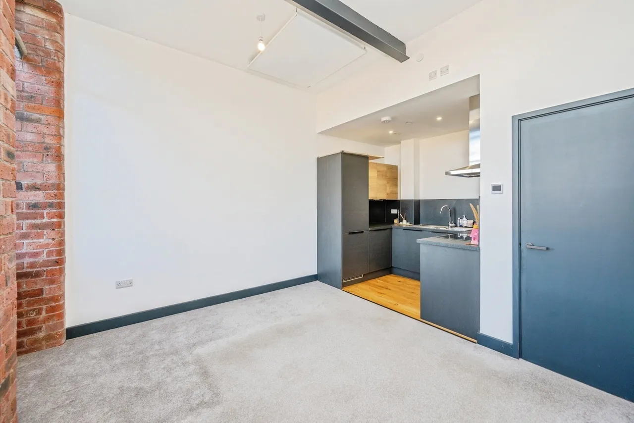 Tolson Court, Fazeley, Tamworth, Staffordshire, B78, photo 5