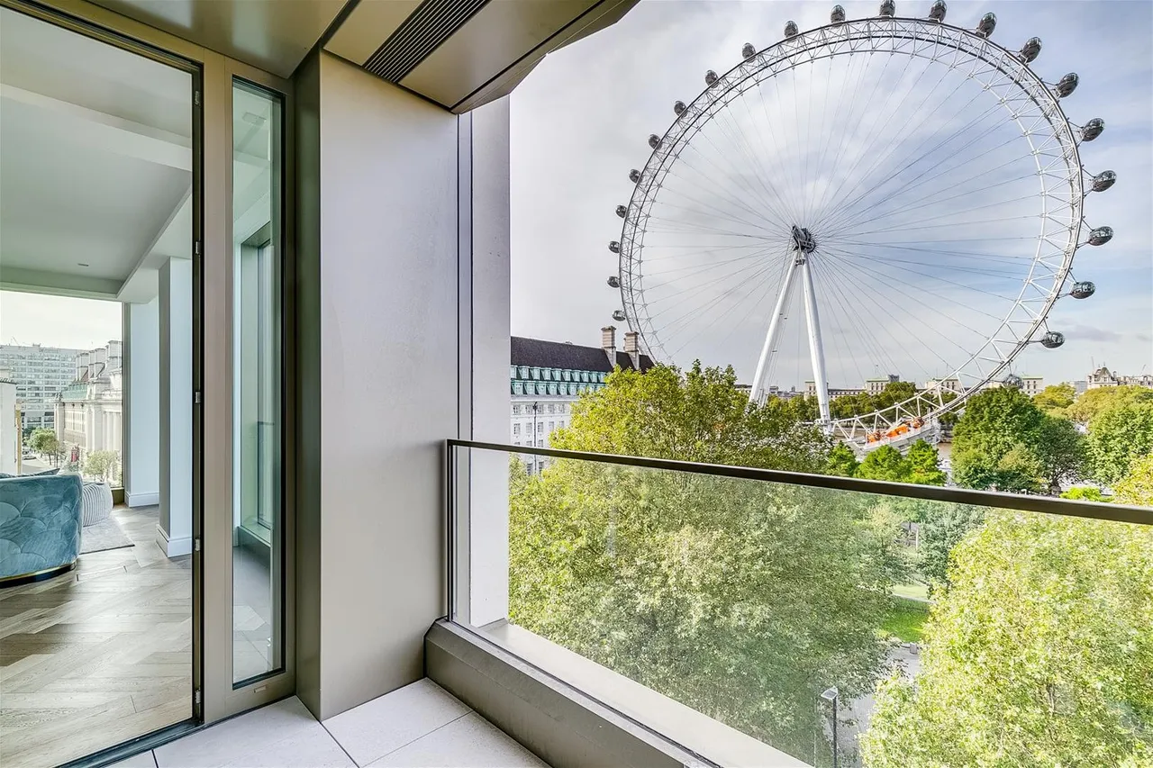 2 bed flat to rent — Belvedere Road, London SE1 7AF