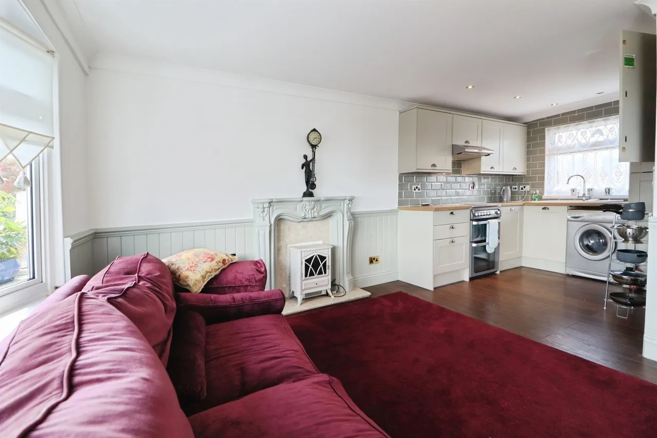 Fort Road, Penarth, CF64, photo 4