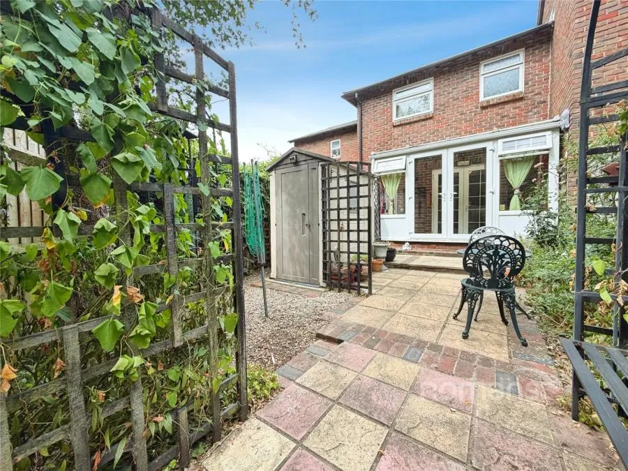 Old Pond Close, Camberley, GU15, photo 10