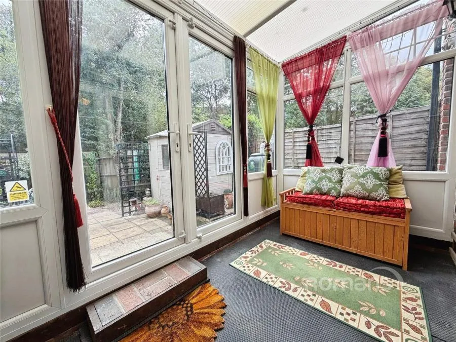 Old Pond Close, Camberley, GU15, photo 4