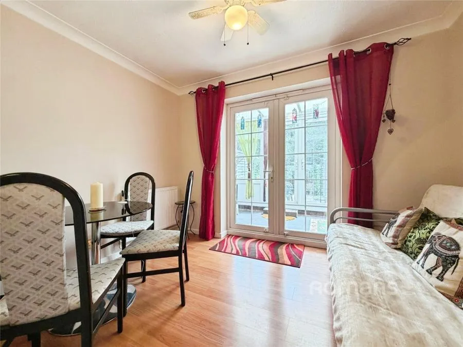Old Pond Close, Camberley, GU15, photo 3