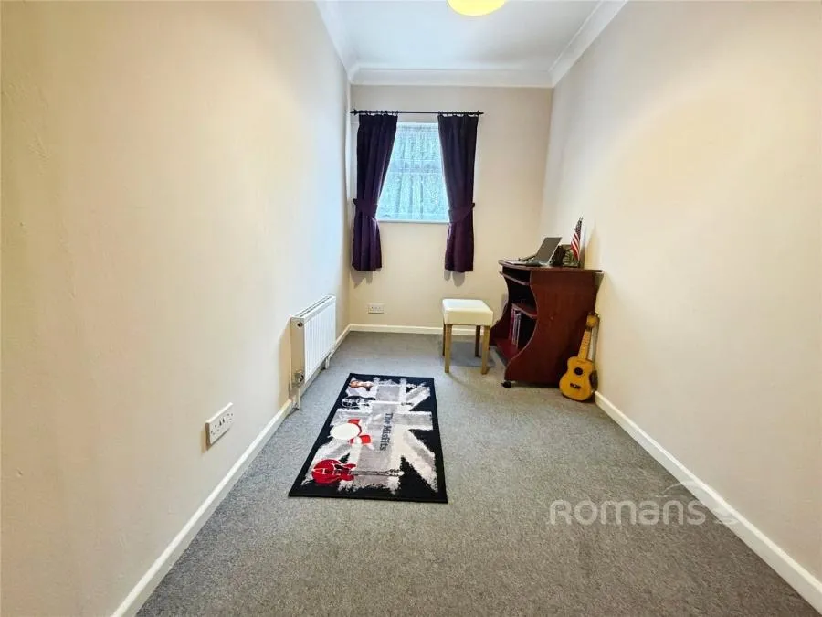 Old Pond Close, Camberley, GU15, photo 8