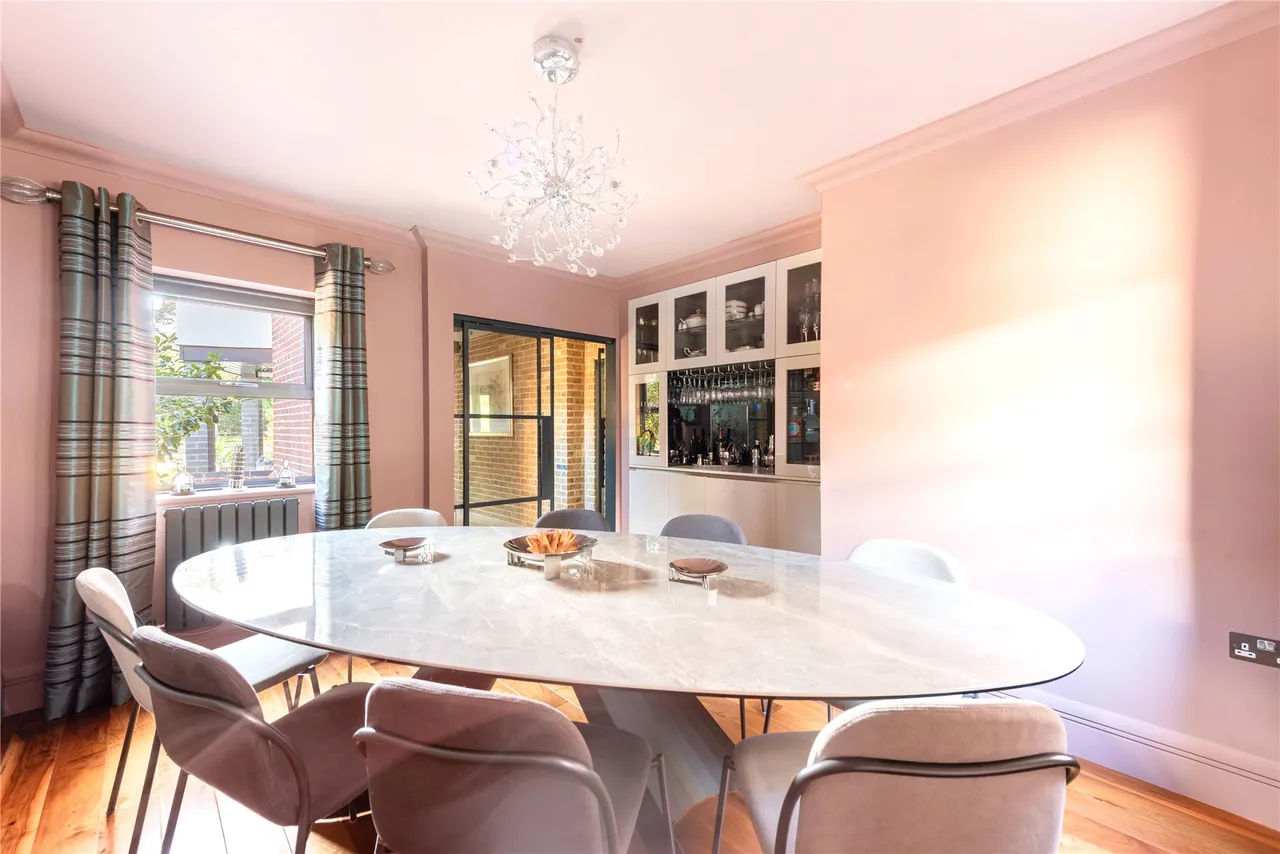 Landsborough Gate, Willen, MK15, photo 9