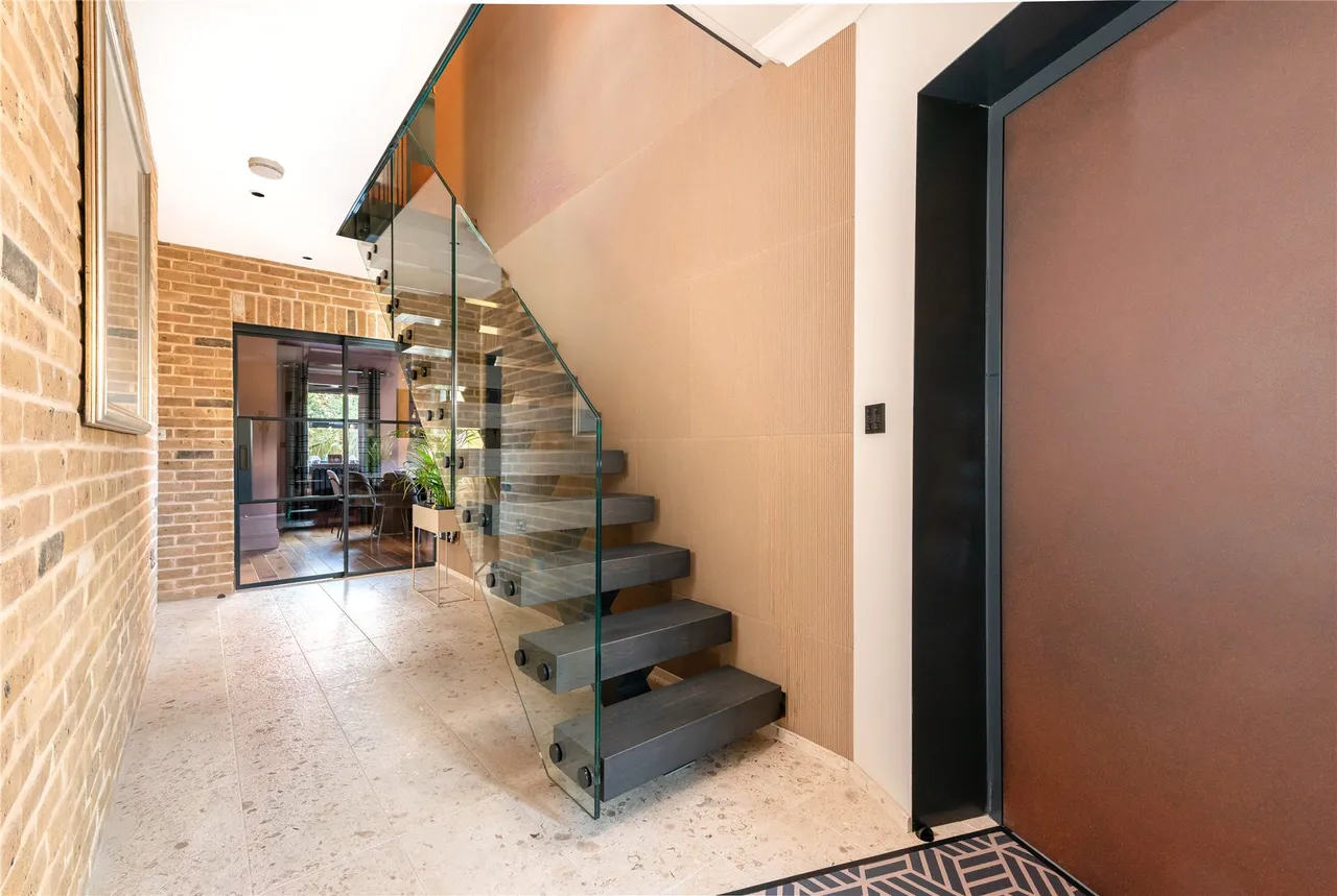 Landsborough Gate, Willen, MK15, photo 11