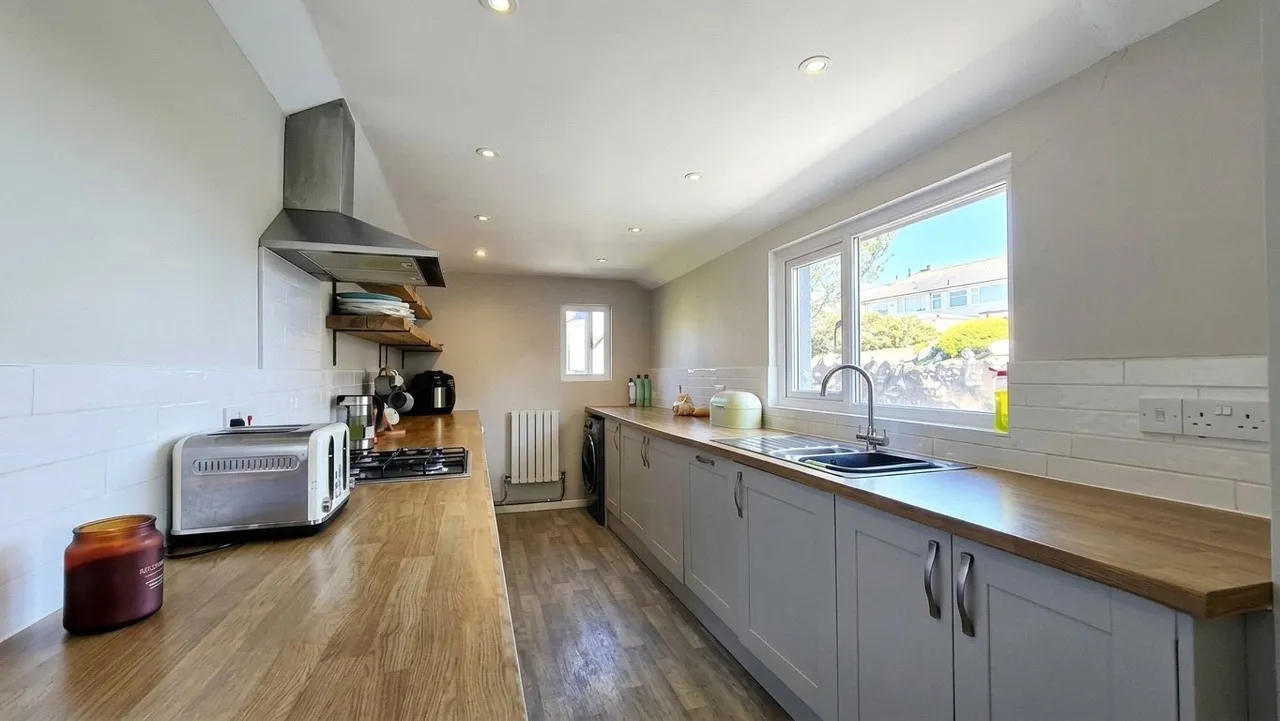 Llanfawr Road, Holyhead, LL65, photo 5