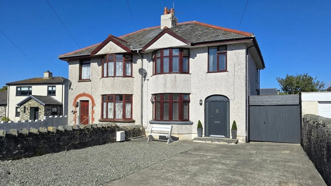 3 bed house for sale, Llanfawr Road, Holyhead, LL65