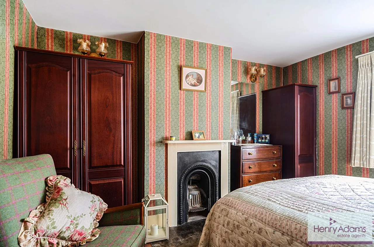 London Road, Rake, GU33, photo 12