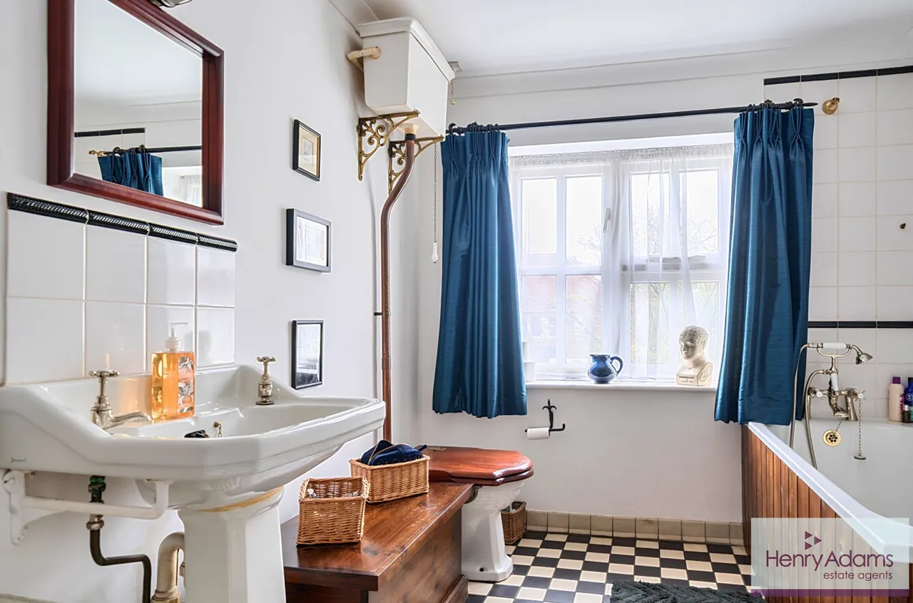 London Road, Rake, GU33, photo 14