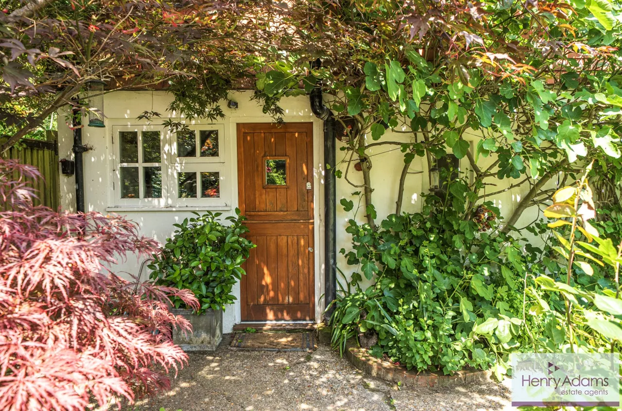 London Road, Rake, GU33, photo 9