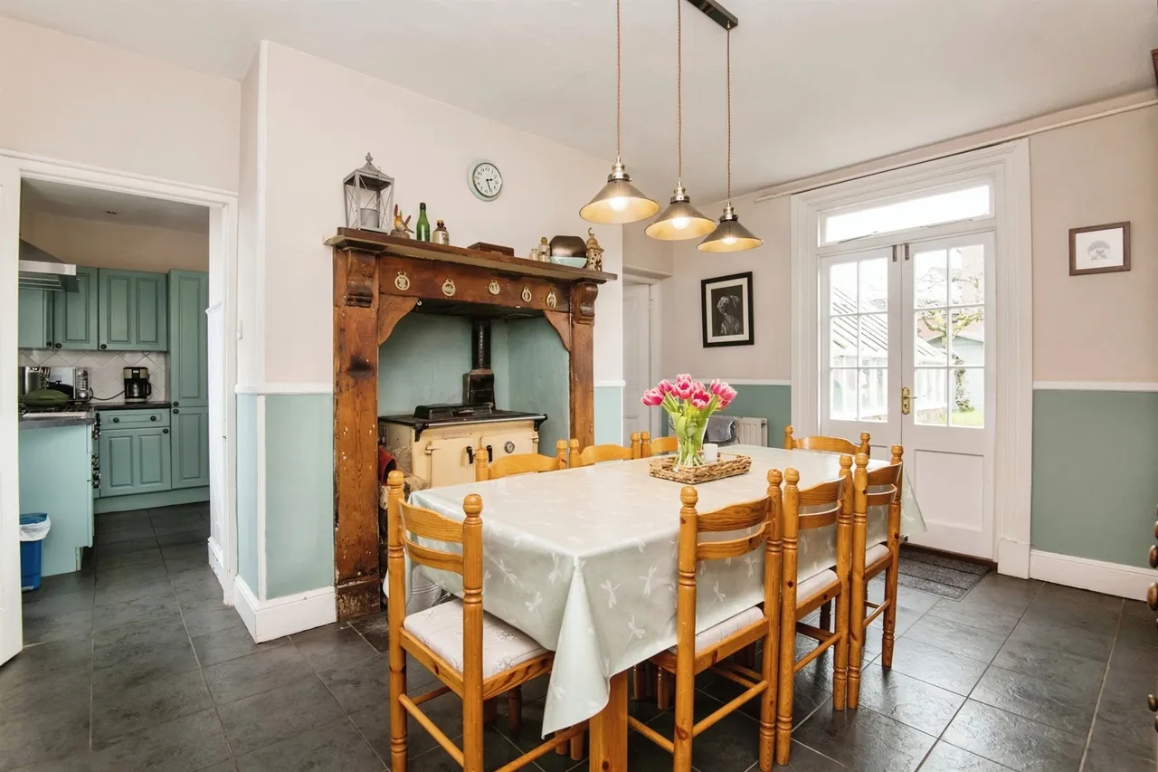 The Avenue, Tiverton, EX16, photo 11