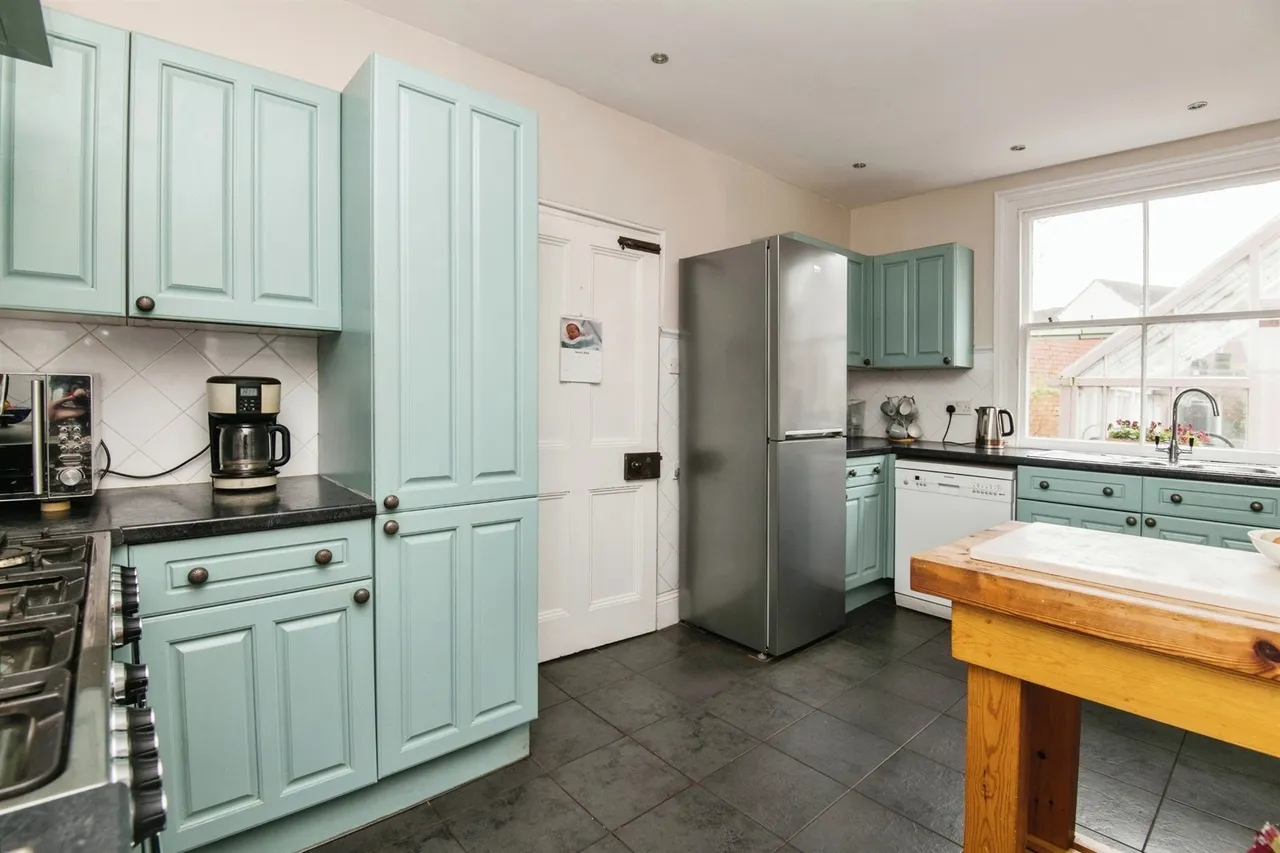 The Avenue, Tiverton, EX16, photo 2