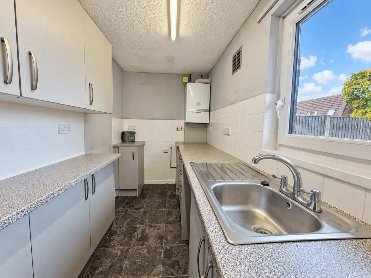 Carlford Court, Worlingham, photo 3