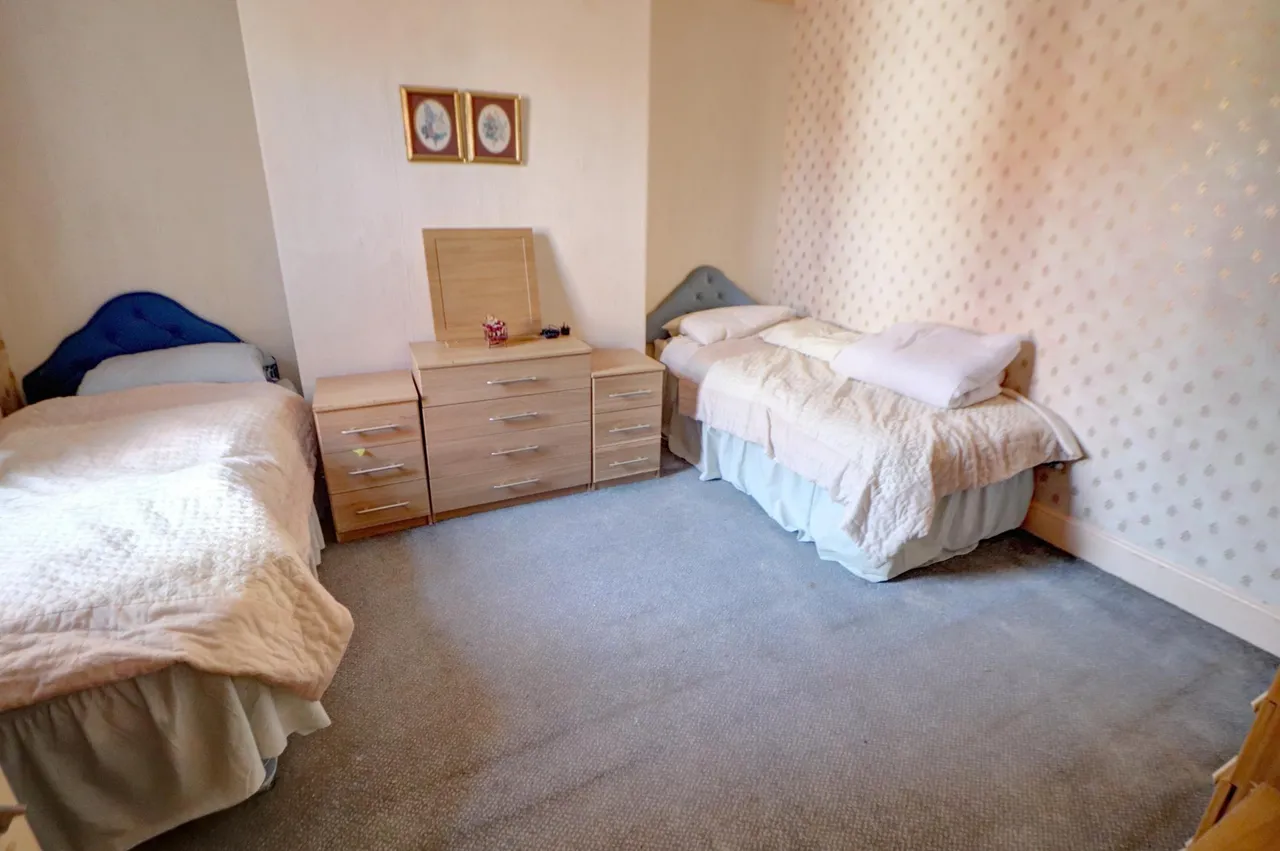 Bath Street, Oldham, OL9, photo 15