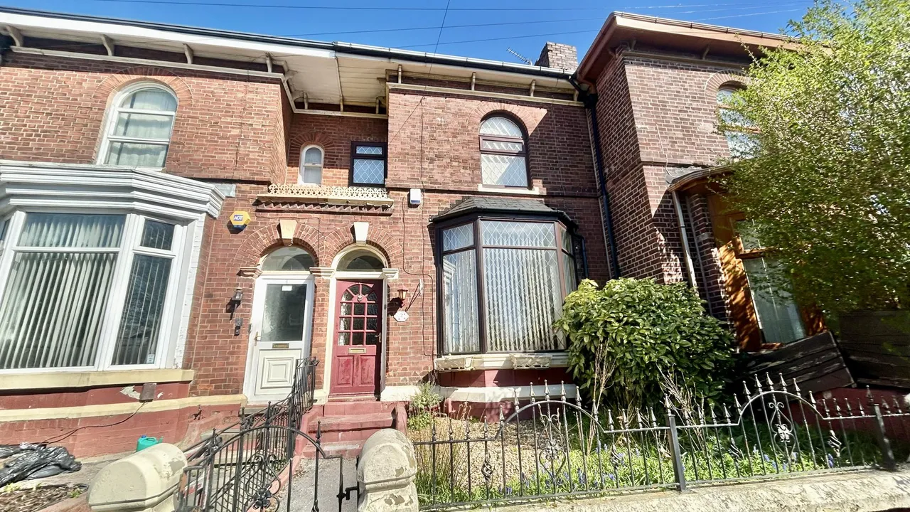 3 bed house for sale, Bath Street, Oldham, OL9