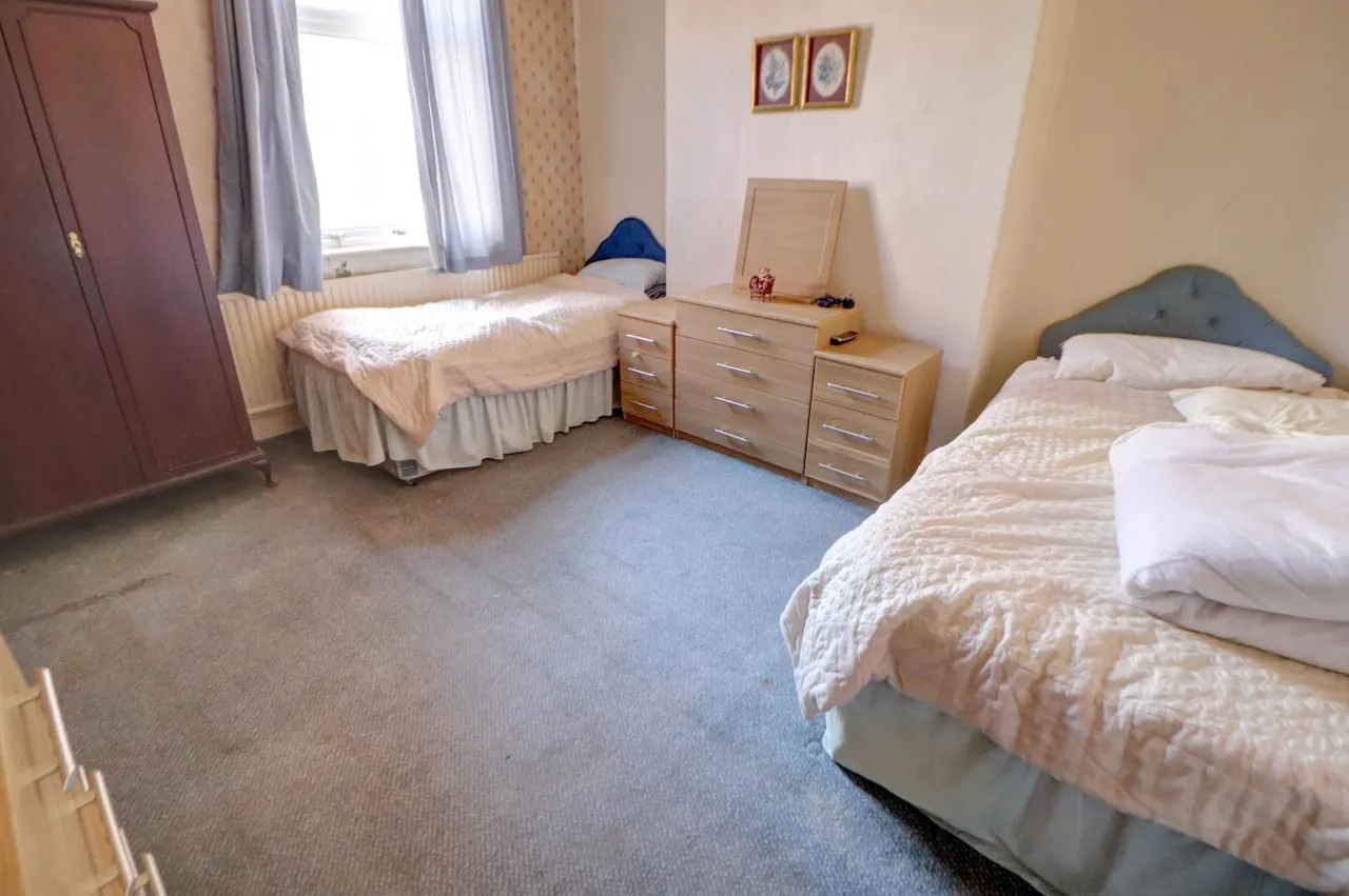 Bath Street, Oldham, OL9, photo 14