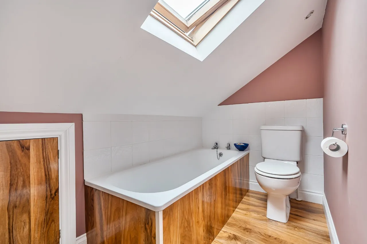 Winehouse Lane, Capel-le-Ferne, CT18, photo 13