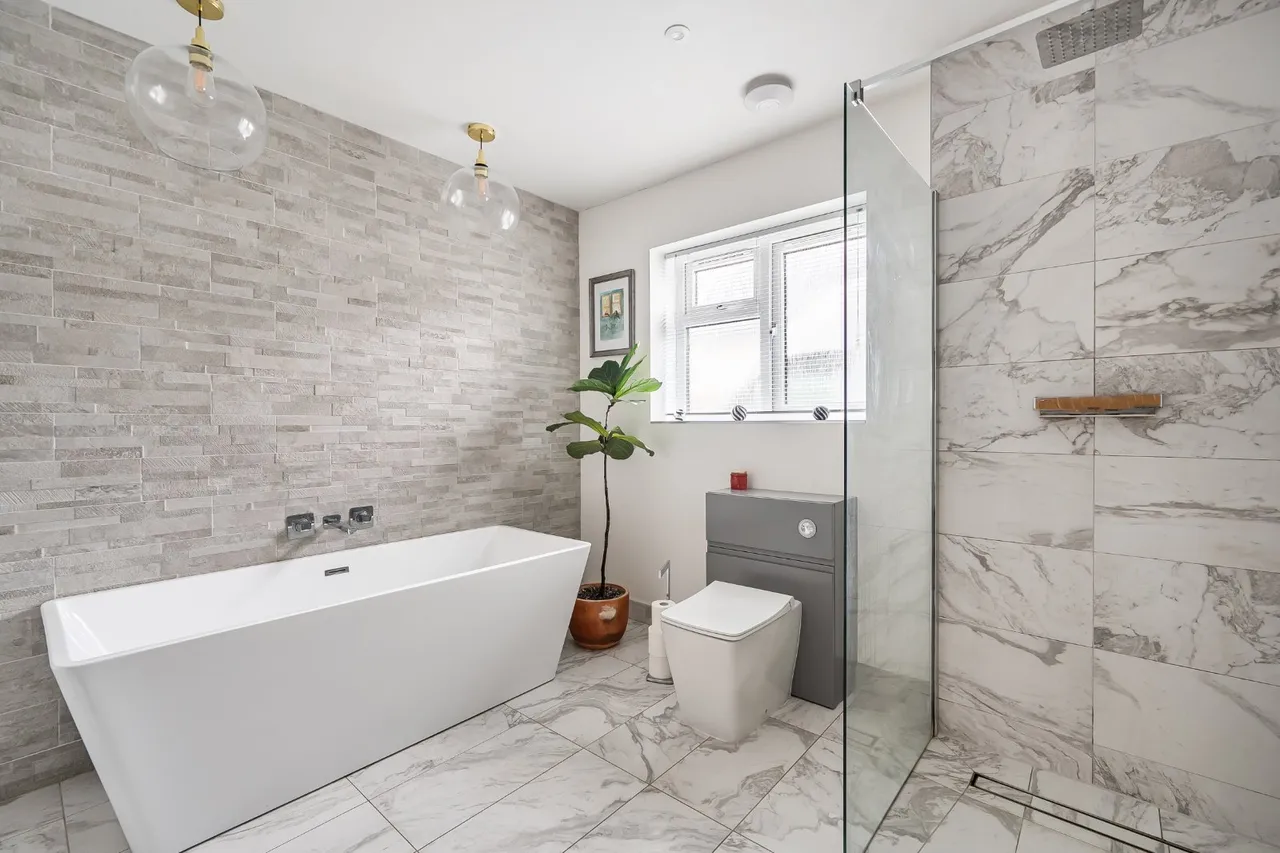Winehouse Lane, Capel-le-Ferne, CT18, photo 10