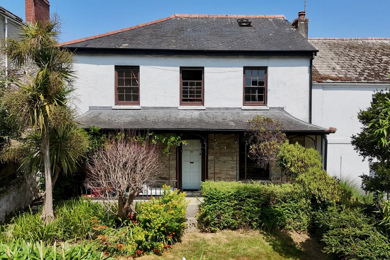 3 bed flat for sale, Kimberley Park Road, Falmouth, TR11