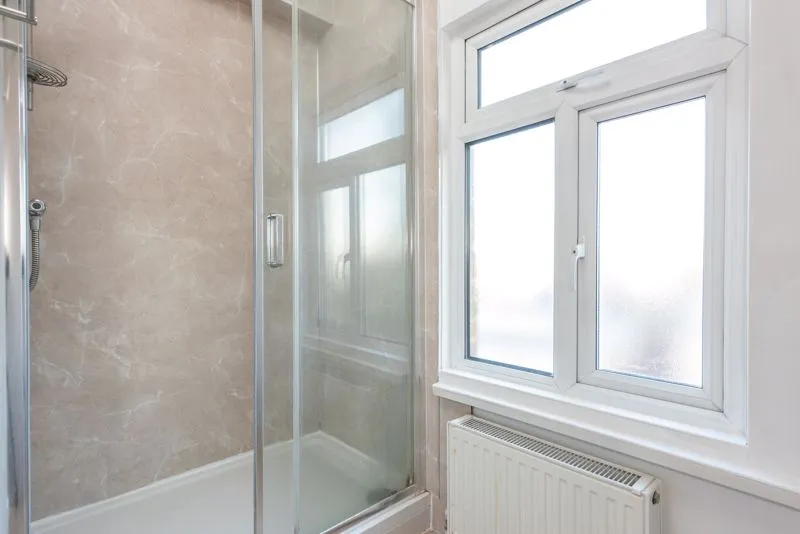 Hersham Road, Walton-On-Thames KT12 1RN, photo 7