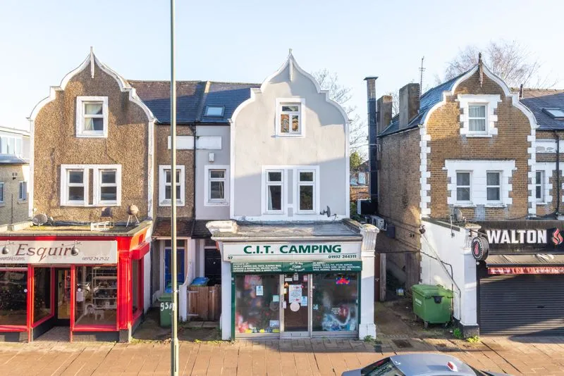 2 bed flat for sale — Hersham Road, Walton-On-Thames KT12 1RN
