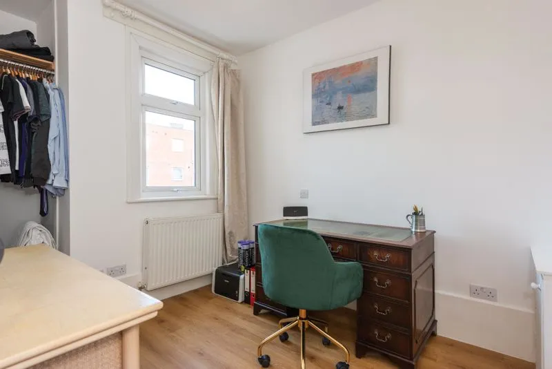 Hersham Road, Walton-On-Thames KT12 1RN, photo 8