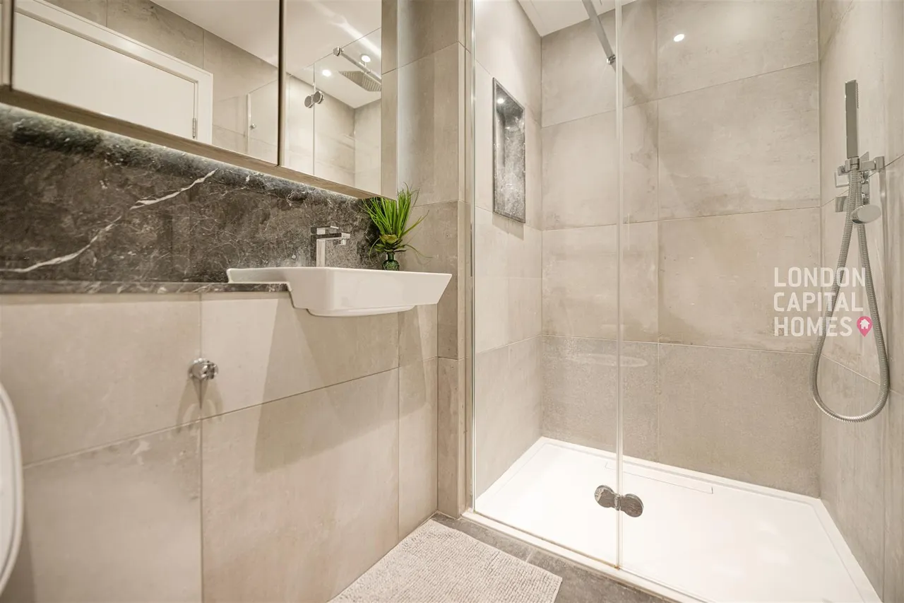 Lockgate Road, London, photo 12