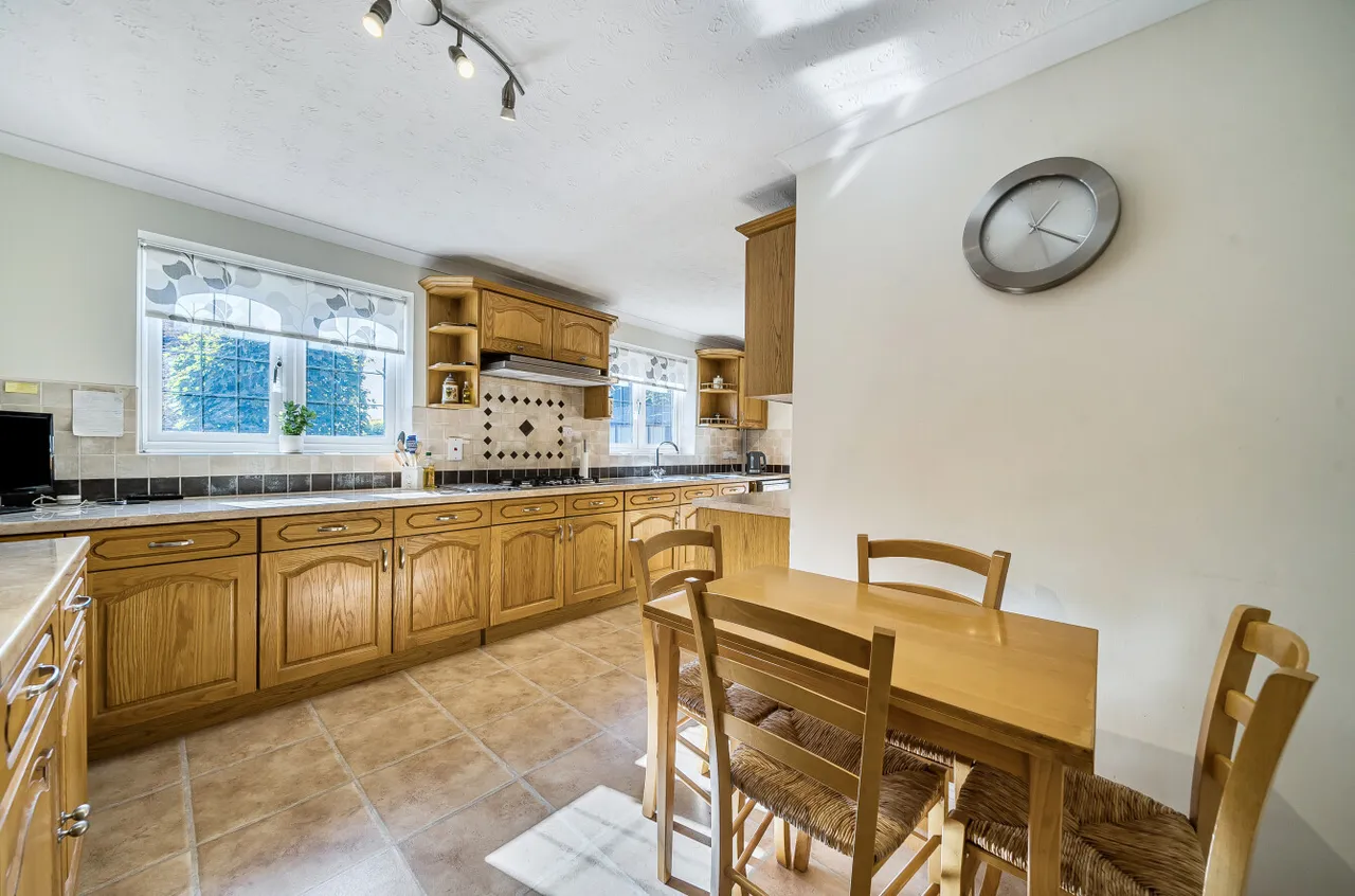 Raeburn Way, College Town, Sandhurst, Berkshire, GU47 0FH, photo 5