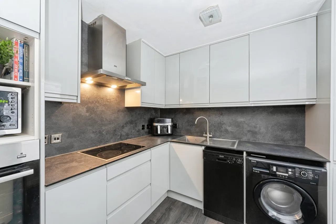 Muncaster Road, Ashford, TW15, photo 5